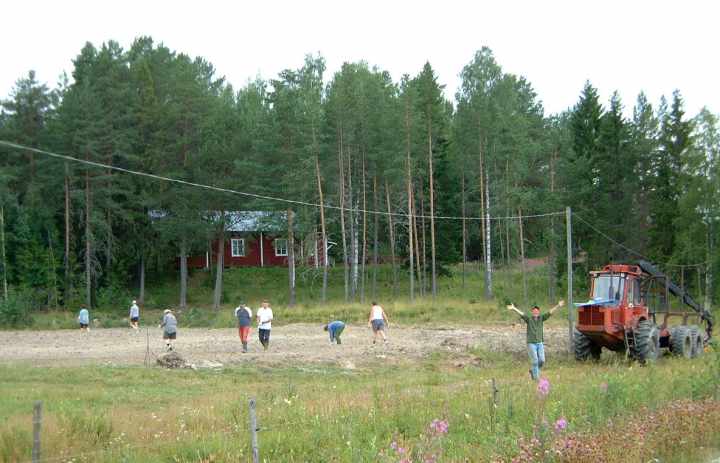 Rensning av fotbollsplanen